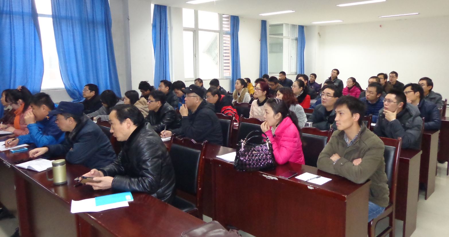 参与座谈的老师