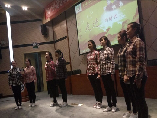 歌曲合唱《走进新时代》