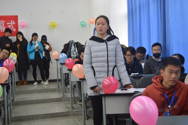 一位室长回答胡老师的提问