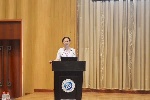 刘向君院长发言