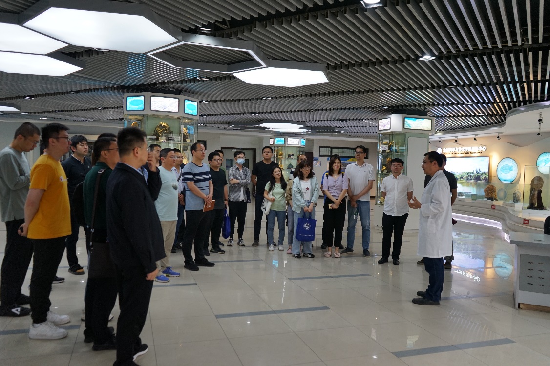 说明: G:\实验室\新闻\2021.5.25四川省重点实验室开放——东方物探培训班\DSC04666.JPG 说明: G:\实验室\新闻\2021.5.25四川省重点实验室开放——东方物探培训班\DSC04666.JPG