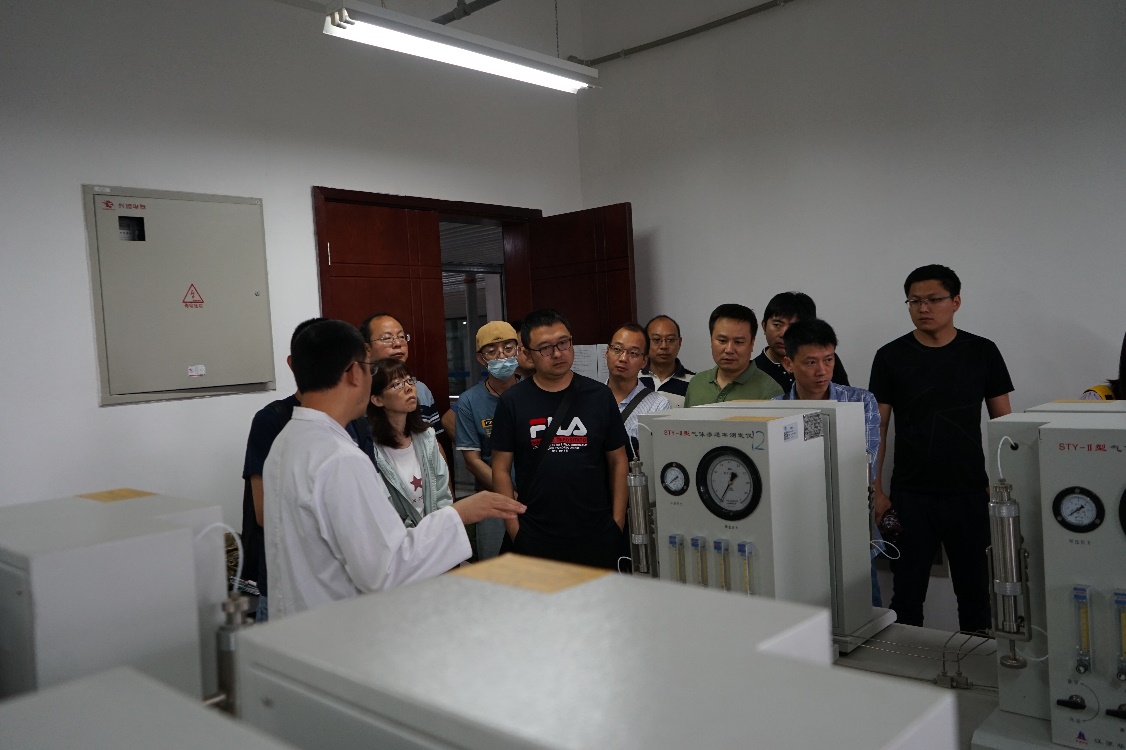 说明: G:\实验室\新闻\2021.5.25四川省重点实验室开放——东方物探培训班\DSC04702.JPG 说明: G:\实验室\新闻\2021.5.25四川省重点实验室开放——东方物探培训班\DSC04702.JPG