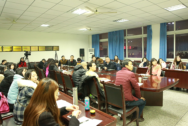 报告会现场