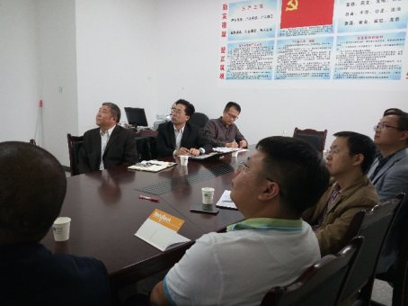 海油所党员认真学习交流