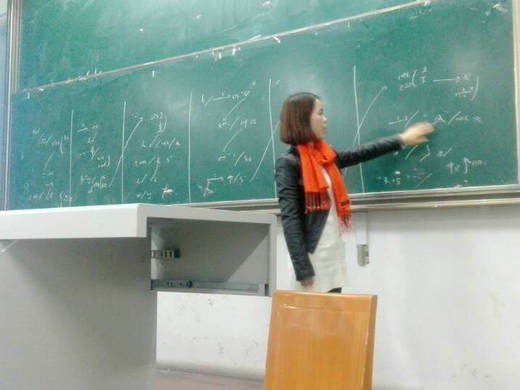 图为学员现场演示