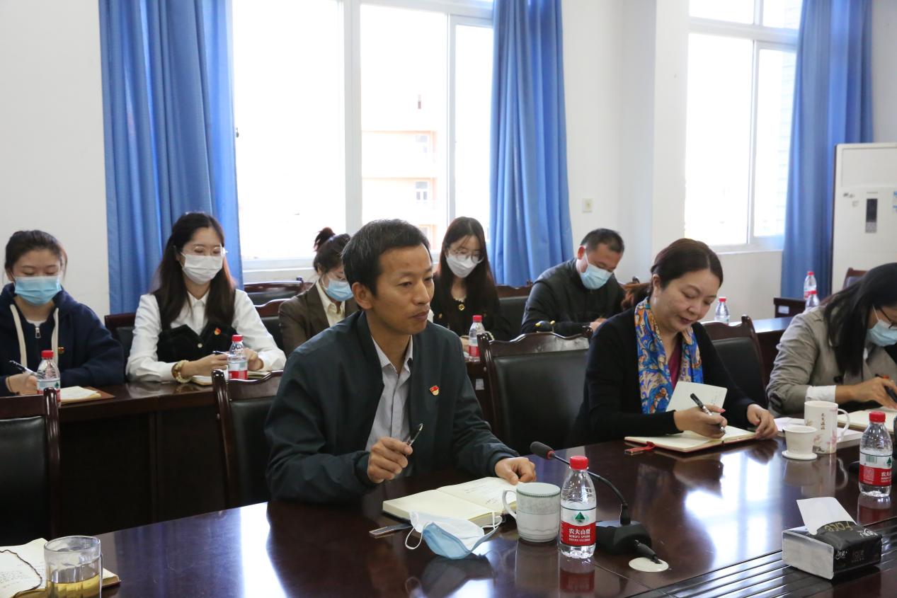 学院党委书记、院长崔发展