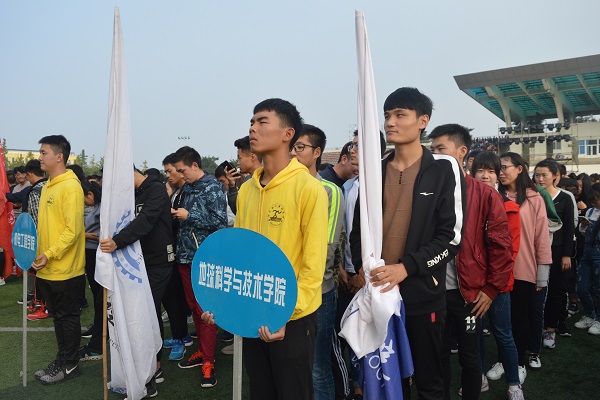全校师生积极参与