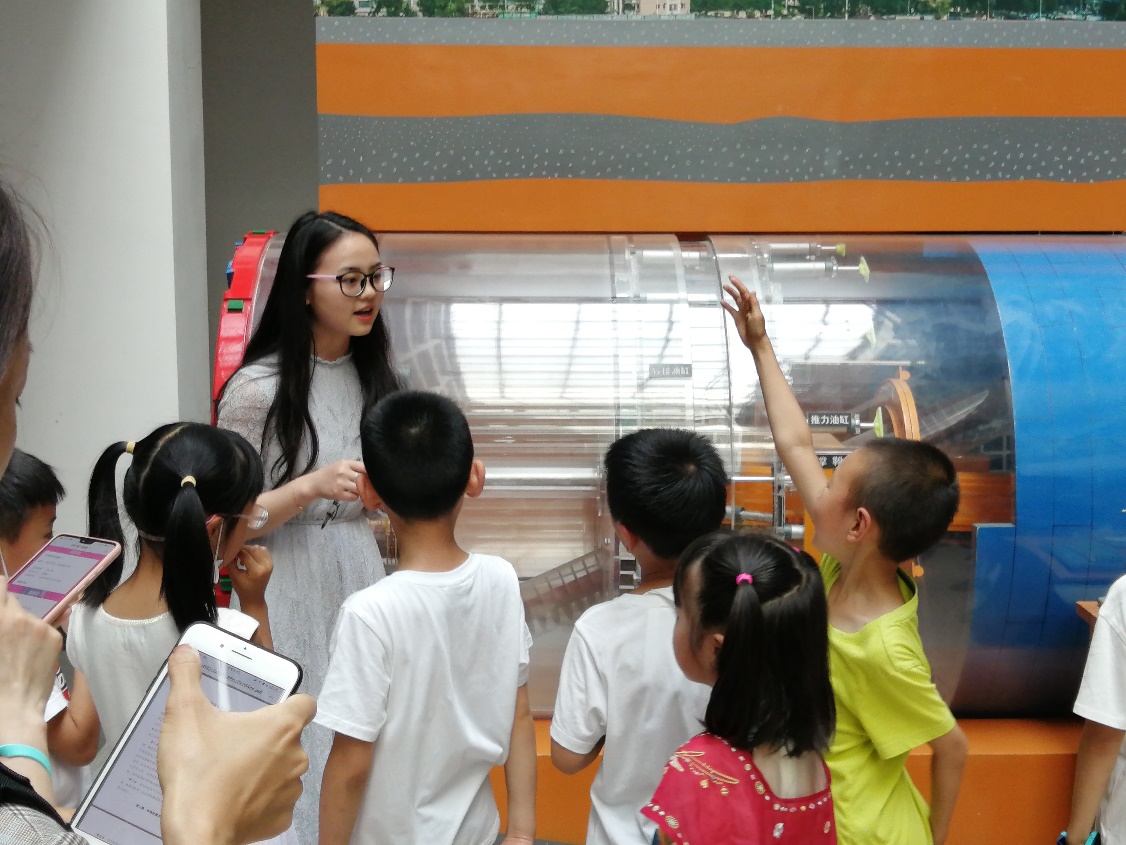说明: G:\实验室\新闻\2021.6.1响应四川省科技厅号召,天然气地质四川省重点实验室开放\QQ图片20210602093007.jpg 说明: G:\实验室\新闻\2021.6.1响应四川省科技厅号召,天然气地质四川省重点实验室开放\QQ图片20210602093007.jpg