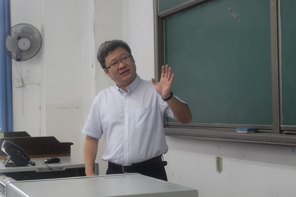 负责人介绍专业